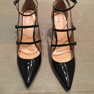 Brand new BR black patent leather pumps